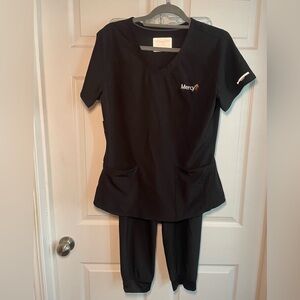 Black mercy hospital scrubs set: sketchers